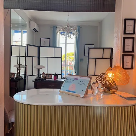 Eden - La Baigneuse Otel