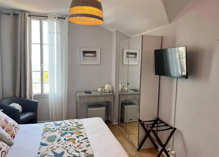 Otel Eden - La Baigneuse 3*