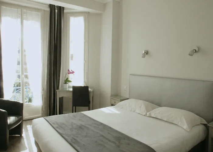 Eden - La Baigneuse Otel