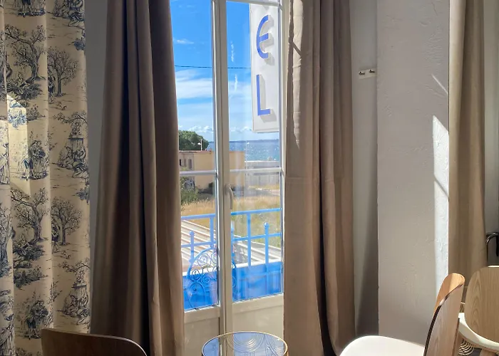 Eden - La Baigneuse Otel
